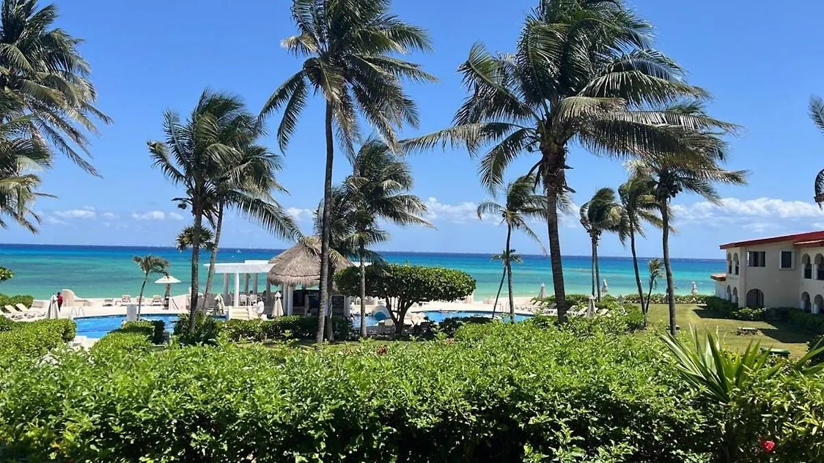 Beachfront 1 Bedroom Ocean View Playa del Carmen Apartment